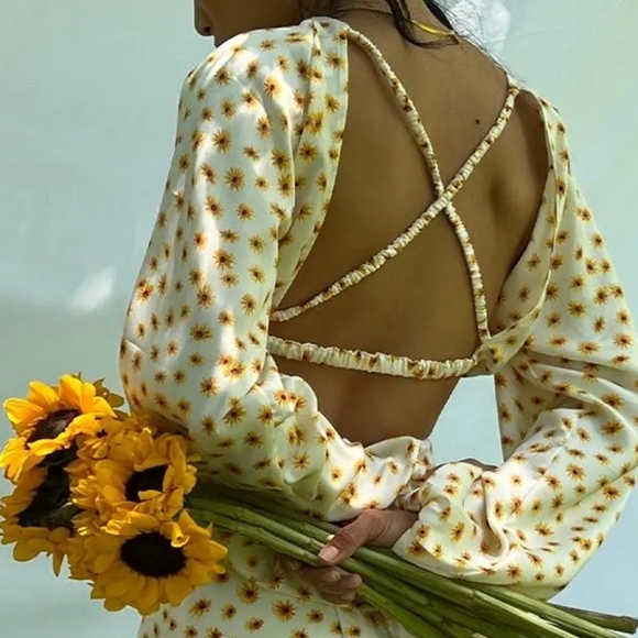 WeWoreWhat Ivory Multi Ditsy Daisies Billow Sleeve Open Back Top, Size Large - Picture 8 of 17